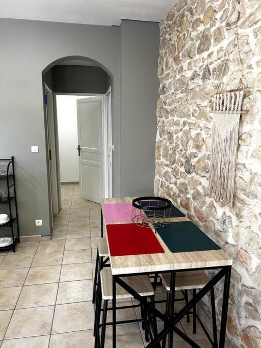 נים Superbe Appartement Dans Un Mas מראה חיצוני תמונה