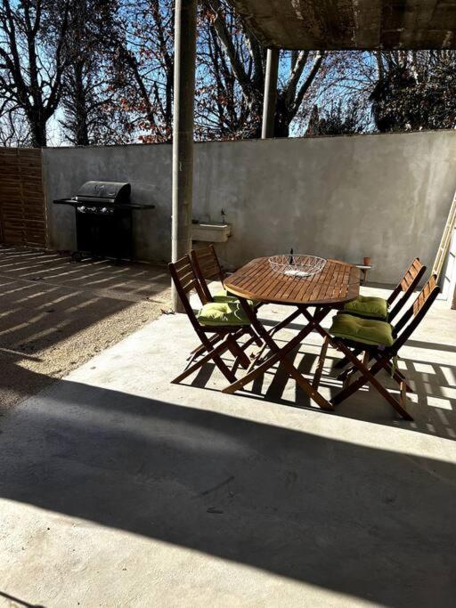 נים Superbe Appartement Dans Un Mas מראה חיצוני תמונה